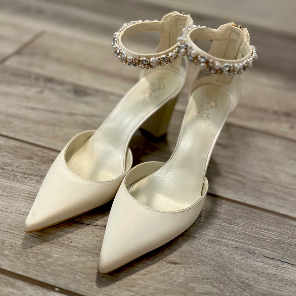 Badgley Mischka Wedding Heels - EUC